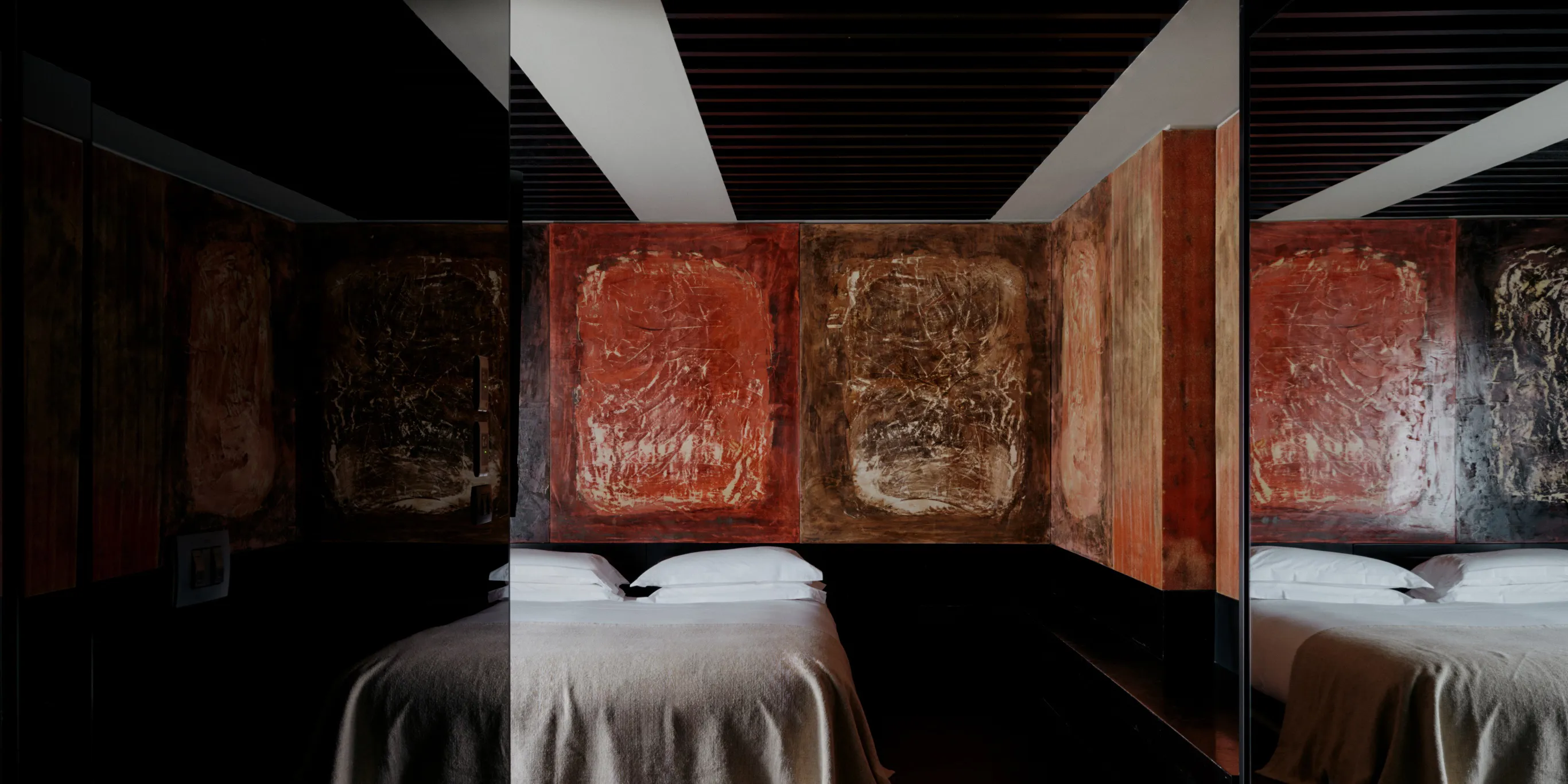 Straf Rooms